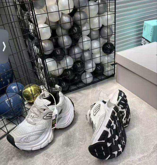 Продам кроссовки balenciaga