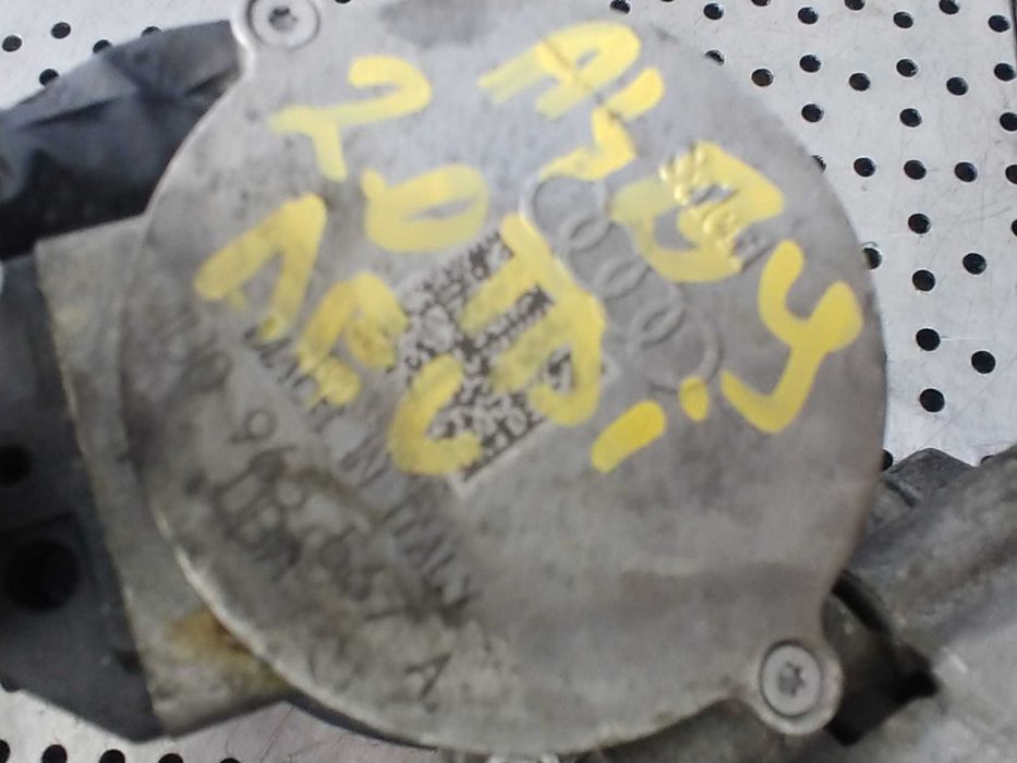 pompa recirculare apa 2.0 tdi deu audi a4 b9 8w  4h0965567a