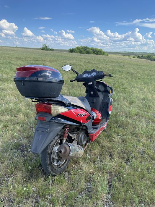 Продам скутер 180 кубов