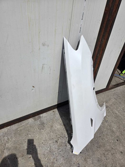 Aripa dreapta fata aftermarket BMW X3 F25 X4 F26 culoare alpinweiss 300 alpin weiss 300