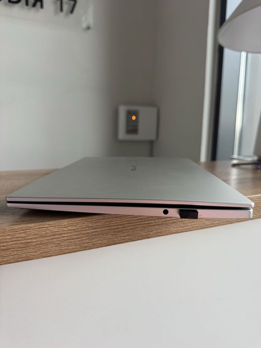 Продам Huawei MateBook D 14 (Intel Core i5 / 8 ГБ / SSD 512 ГБ)