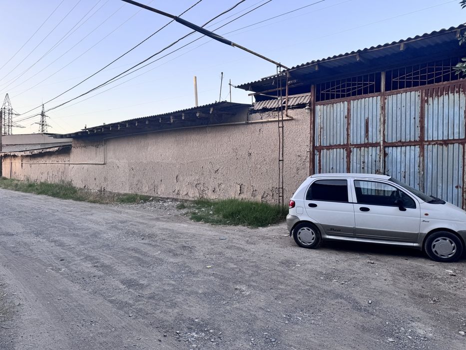 10 700 y.e sotigi  narxini kelishamiz kami bor