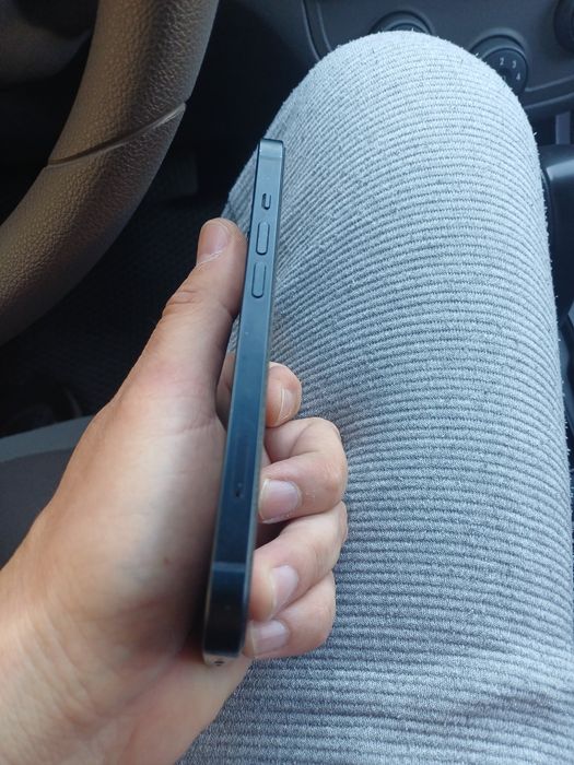 Продам Iphone 13 128gb 5G