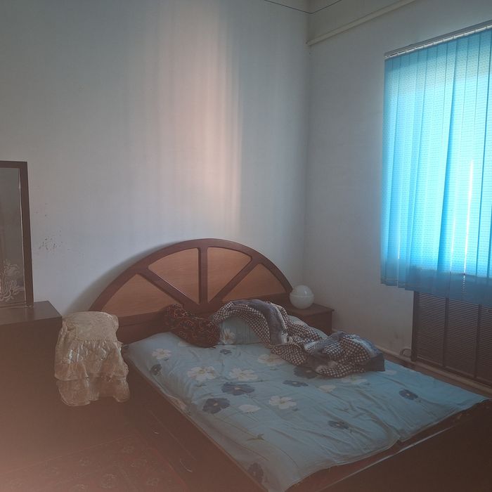 Шавот йулни 4.5кмида 1200 м/кв уйсатилади