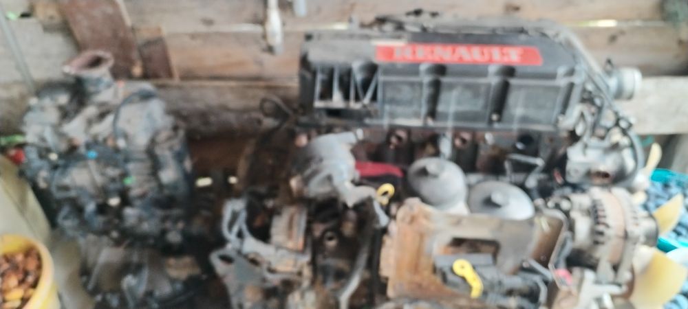 Dezmembrez Renault Midlum