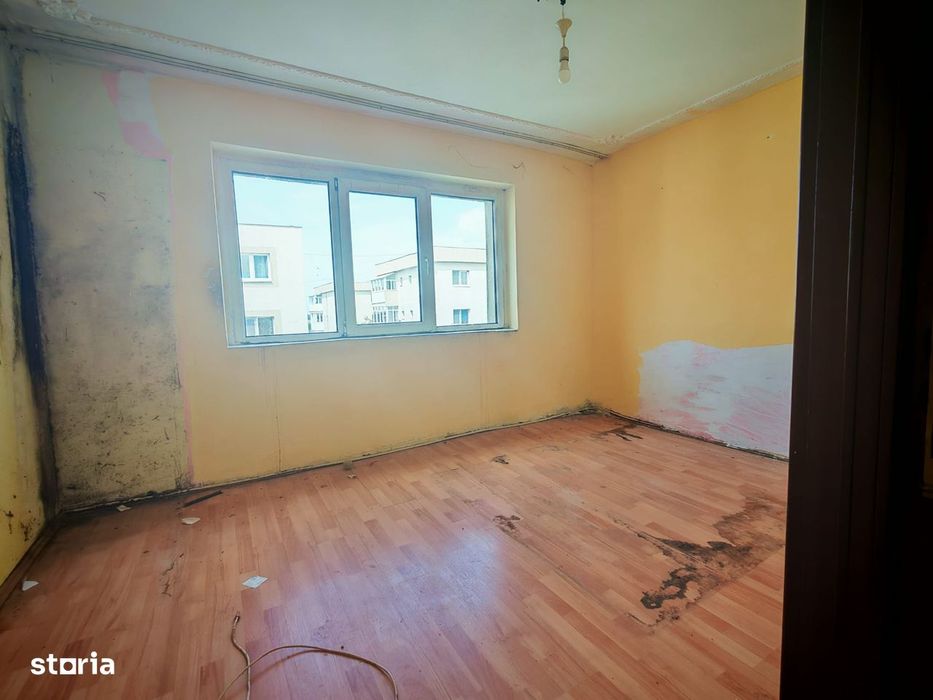 Oportunitate de renovare! 2 camere, 53 mp, etaj 3/4, loc de parcare