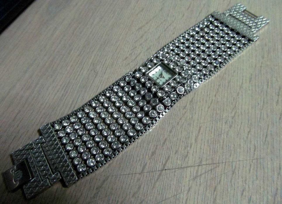 Часовник Дженифър Лопес