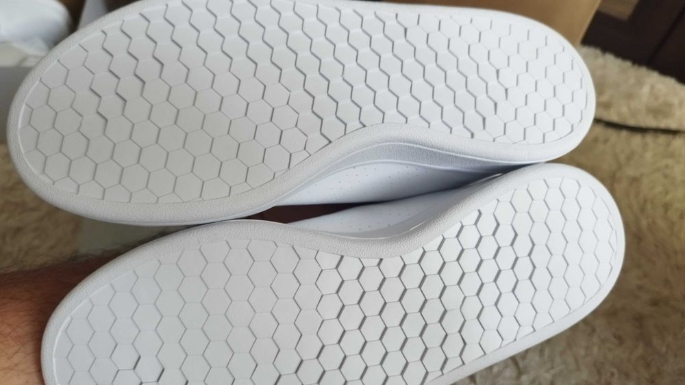 Нови оригинални обувки adidas