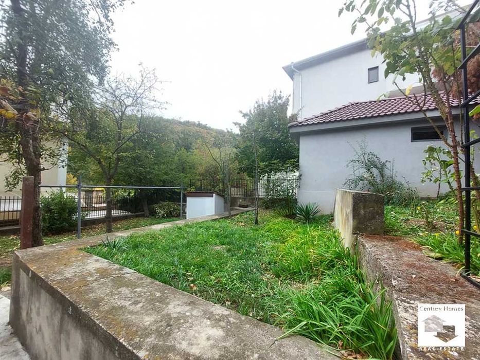 Дава се под наем Къща в Велико Търново, Стара част - 132 кв.м за 700 € - Снимка #18