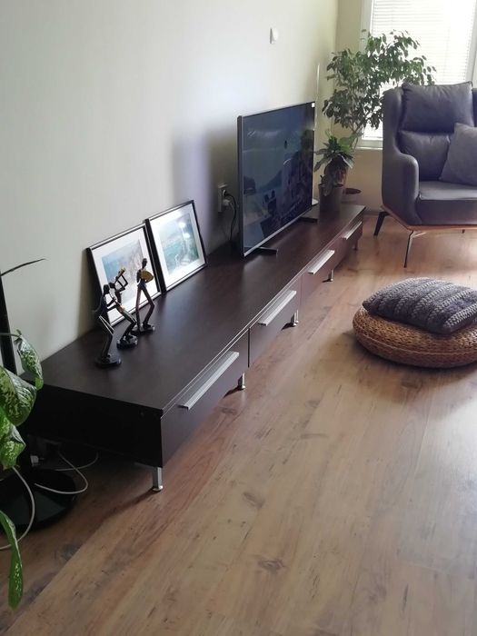 Два ТВ шкафа за хол