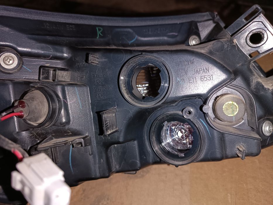 Продам задний правый фанарь оригинал