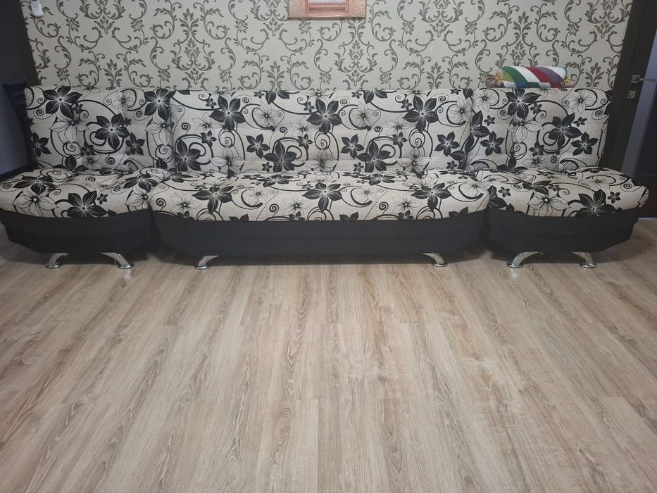 Диван өте жақсы жағдайда.