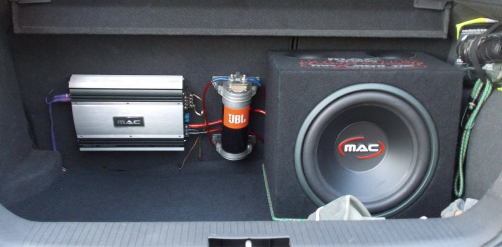 Montaj  Audio Auto/Lumini ambientale/Plafon Instelat