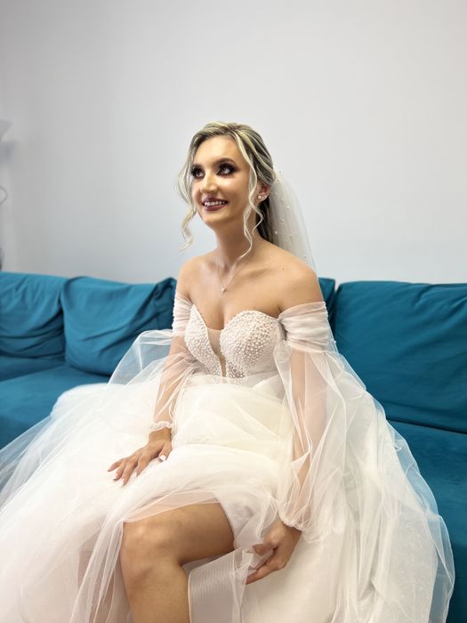 Rochie de mireasa cu perle si maneci detasabile