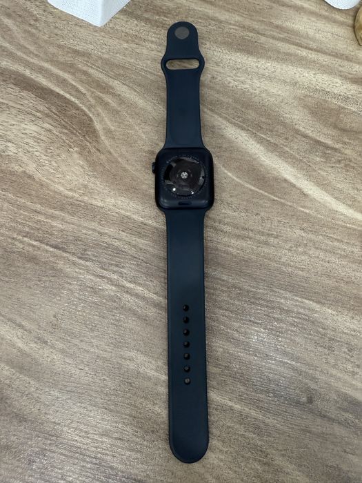 apple watch se2 часы