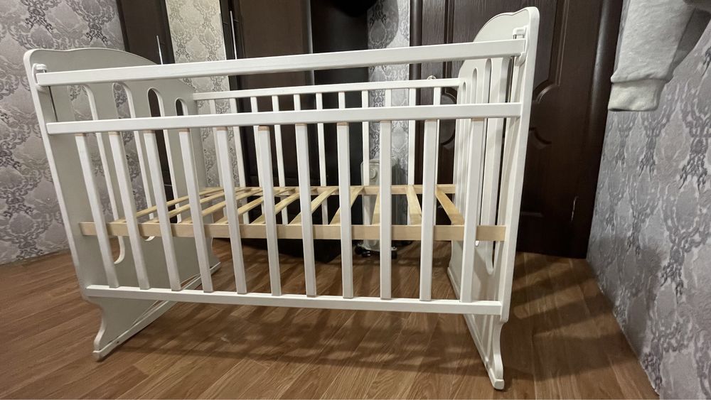 Продам детскую кроватку