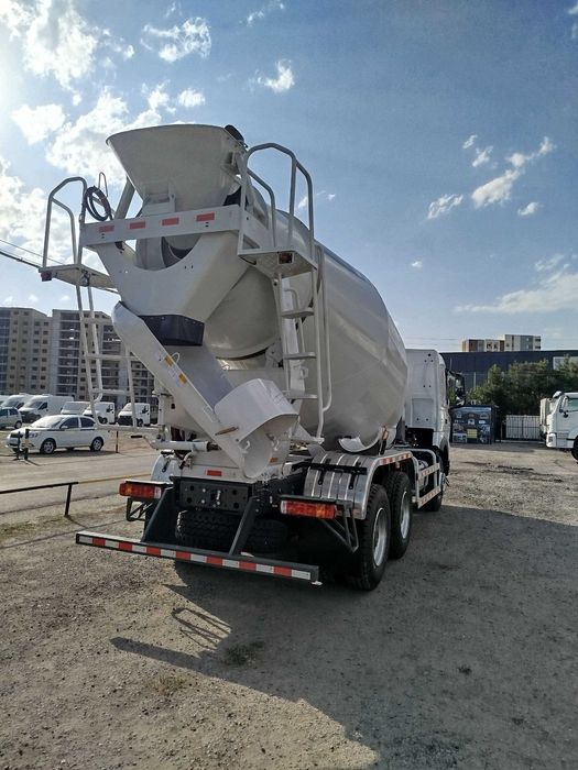 Mikser (Автобетономиксер) HOWO-T7S 6x4 - 10 куб.м