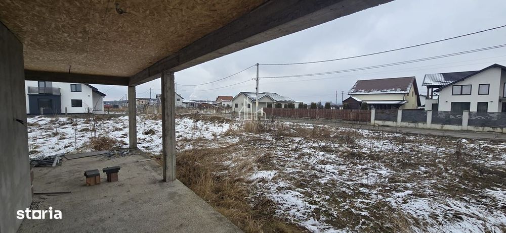 Casa 283 Mp/ Teren 835 Mp, Nou Construita, Solovăstru, Zona Reghin