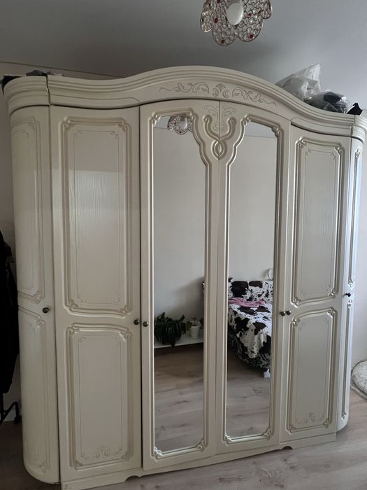 Шкаф срочно продается