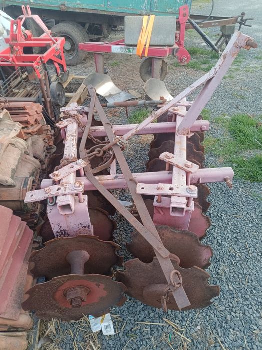 Vând Disc și Mașină de scos cartofi