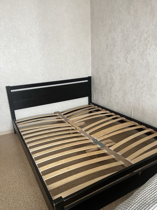 Продам кровать двуспальная б/у