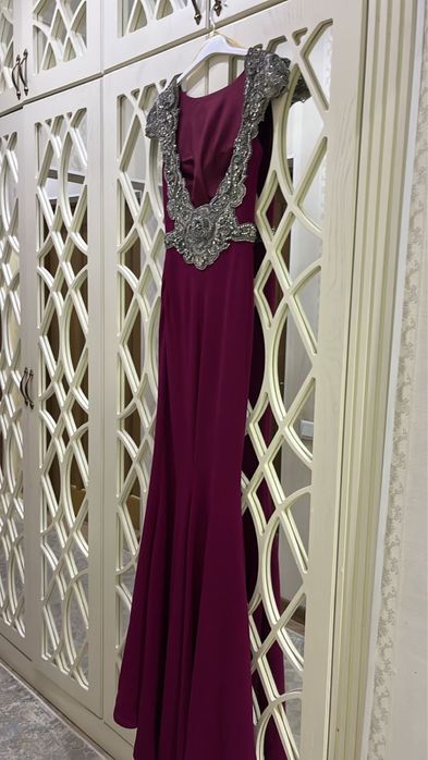 Платье вечернее.