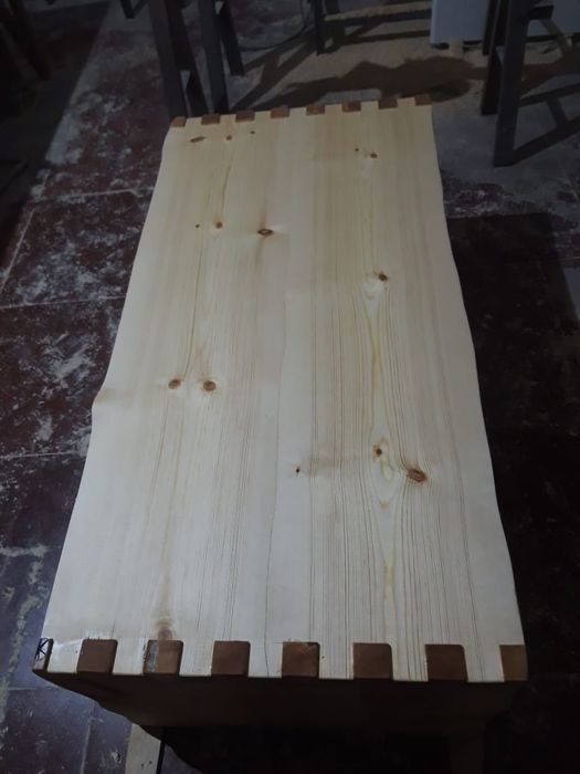 Журнальный стол .