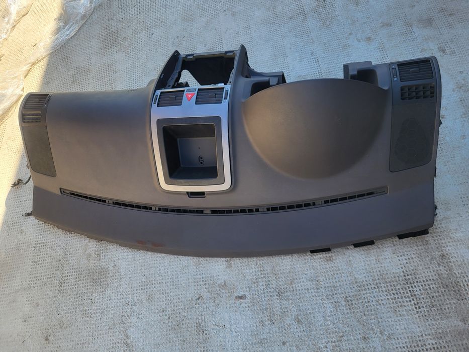 Plansa bord vw touran 2008 cu centuri si airbaguri