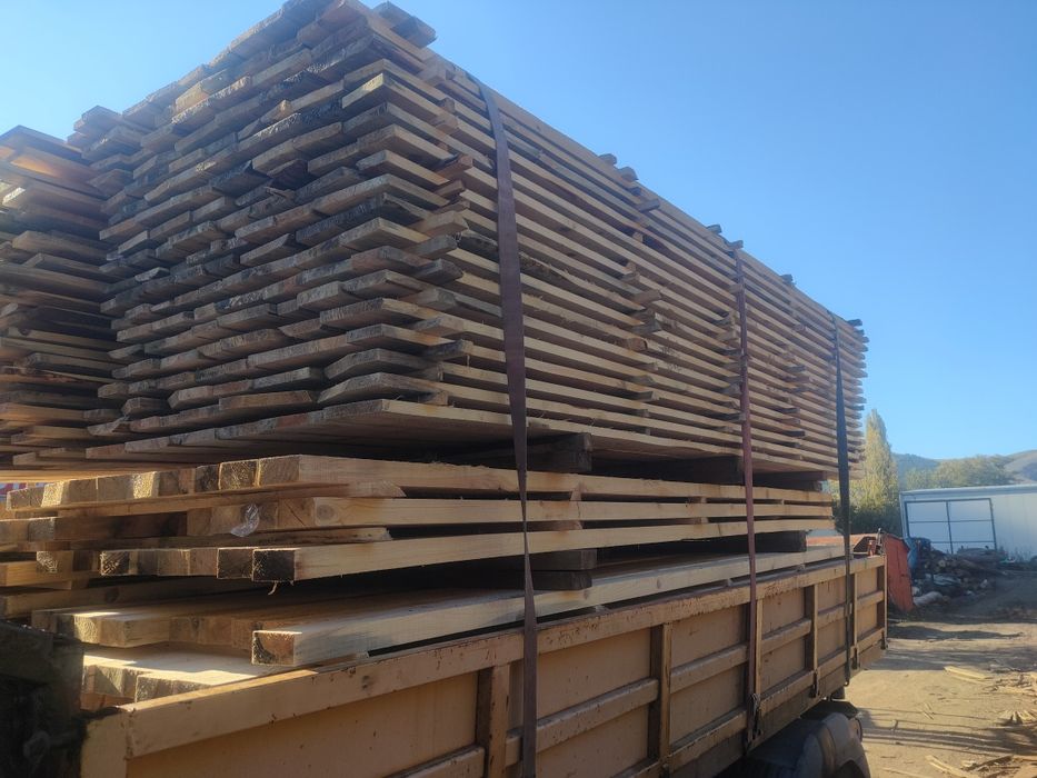 210 евро дъски 260 евро  Дървен материал греди и ребра и Талпи Дъб и Ч