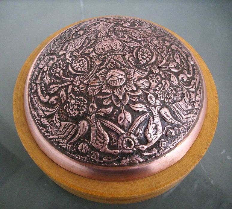 Кутия за бижута с медна пластика