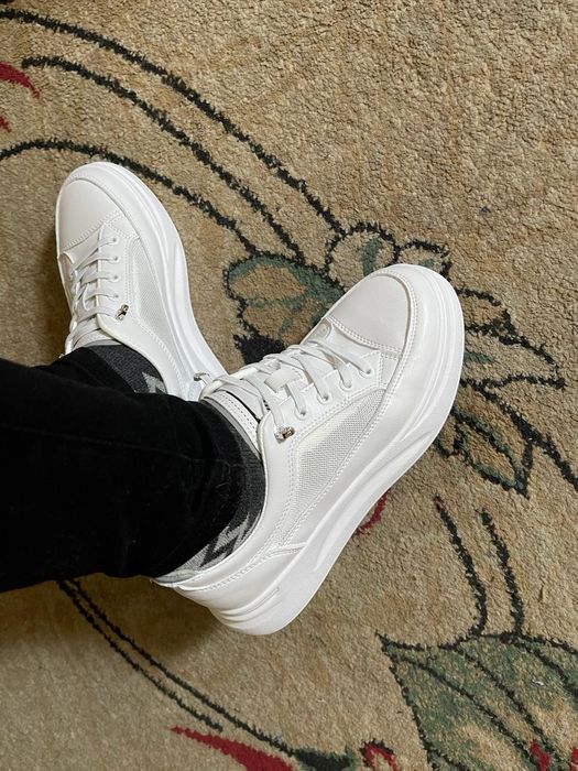 Классические кроссовки 40