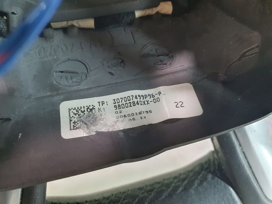 Volan in 3 spite cu comenzi 98002840xx Citroen DS5 1 (2012 - 2015)