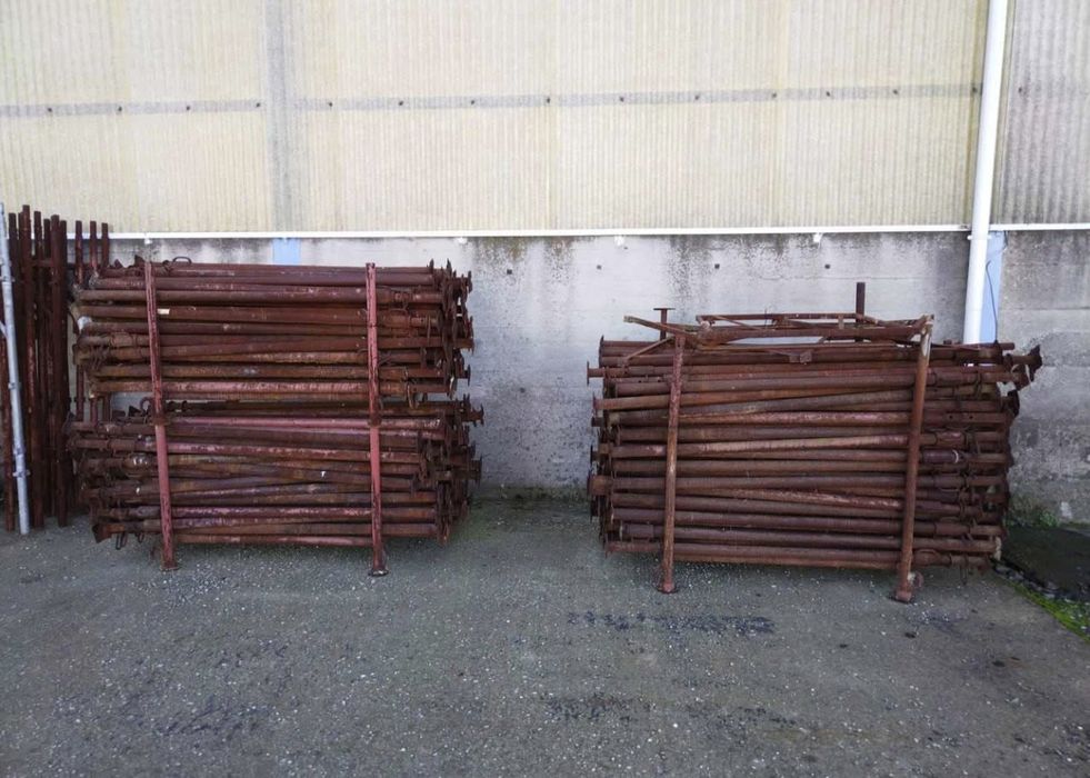 Închiriez popi metalici