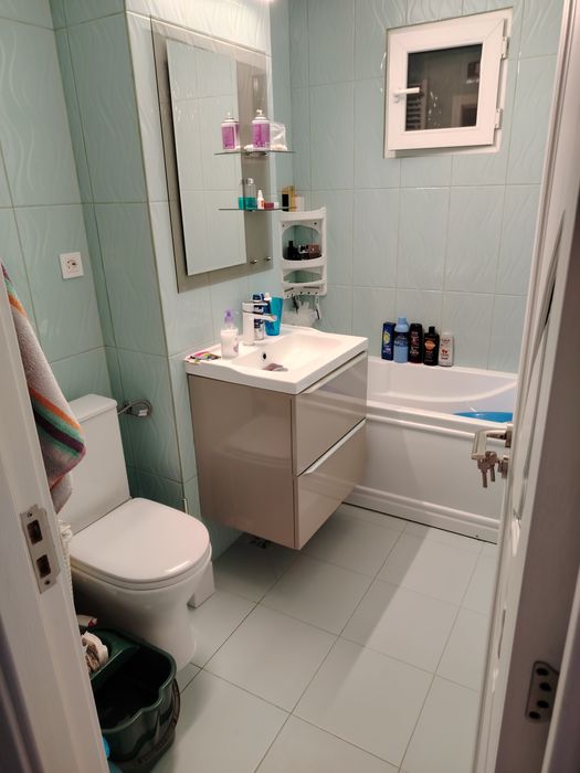 Vând apartament cu 3 camere Et1