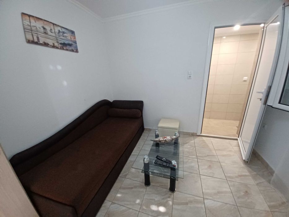 Продава къща с 3 апартамента 105м2 с гледка море в Аспровалта, Гърция