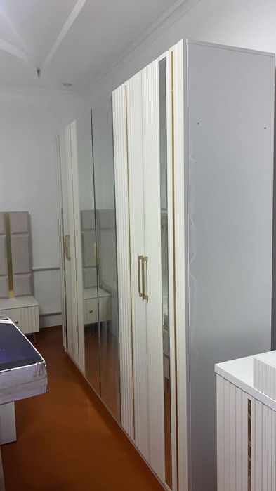 Продам Спальный гарнитур