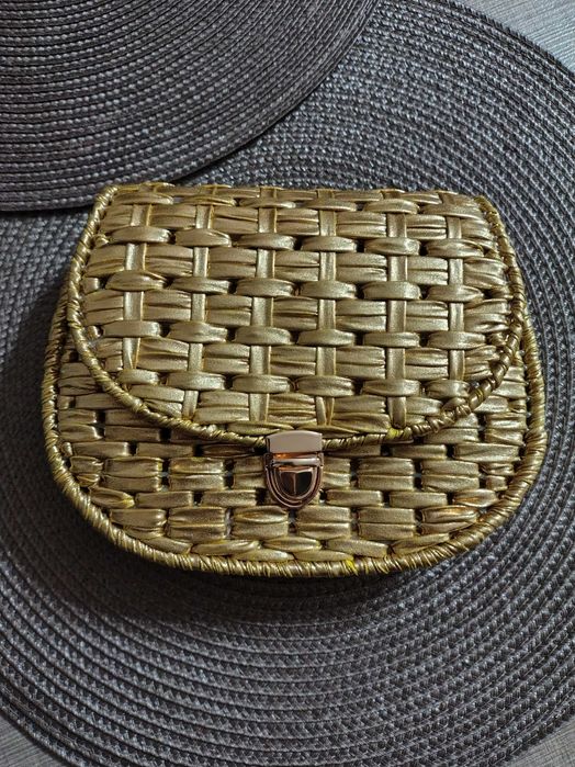 Vând jeanta hand made aurie