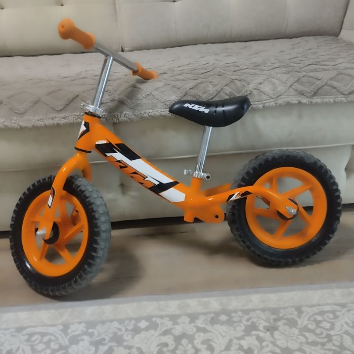 Беговел kTm, состояние хорошее
