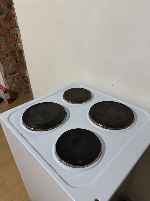 Продам электрическую плиту