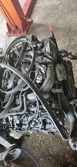 Audi a6 c6 3.0tdi двигател 233кс