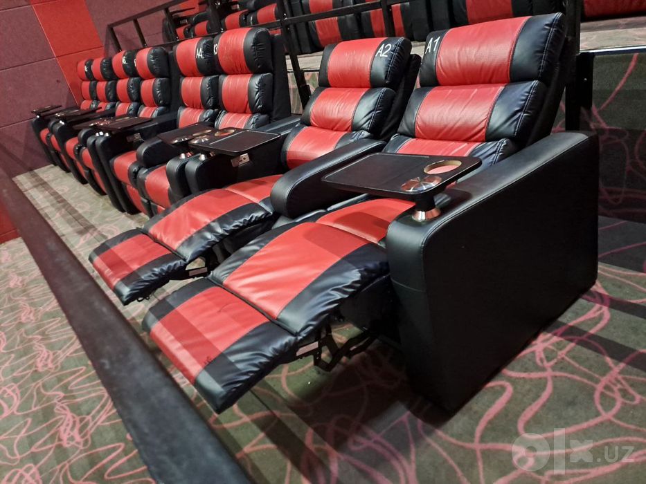 продаётся комфорт кресло электроний реклайнер лежащий для кинотеатра и