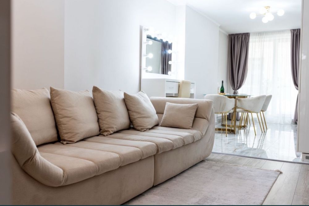 Inchiriez apartament Untold | Electric