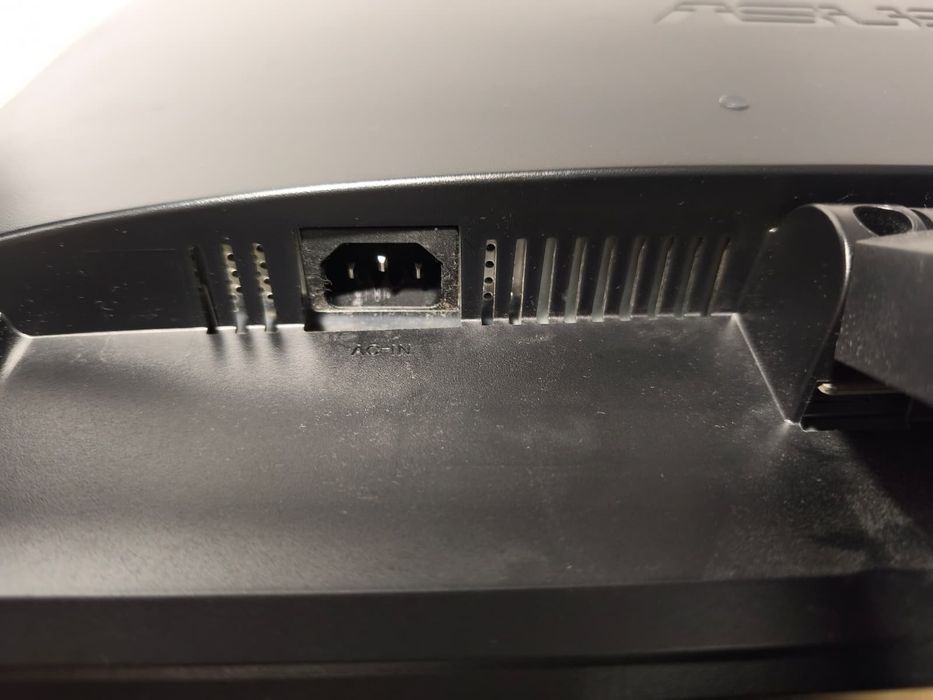 Vand monitor Asus, 23.6 inci