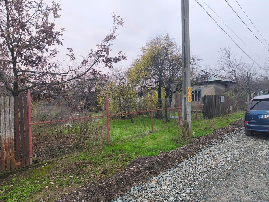 Vând teren intravilan