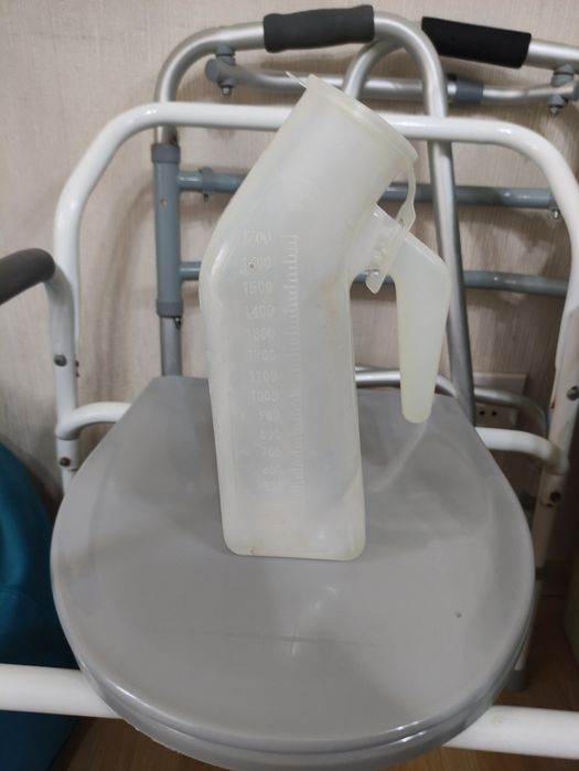 Смотрите объявление трость, мочеприемник