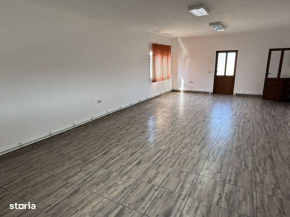 Casa 215mp, P+M, teren 2500mp, la strada, Dumesti