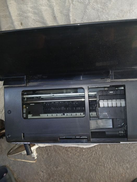 Продам  принтер Epson L805.