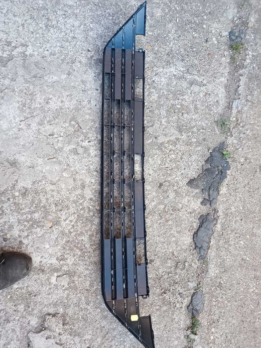 решетка предна броня Touareg 7P5