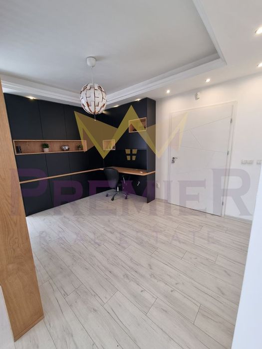 Продава се Тристаен апартамент в София, Полигона - 384 кв.м за 1040 €/кв.м - Снимка #3