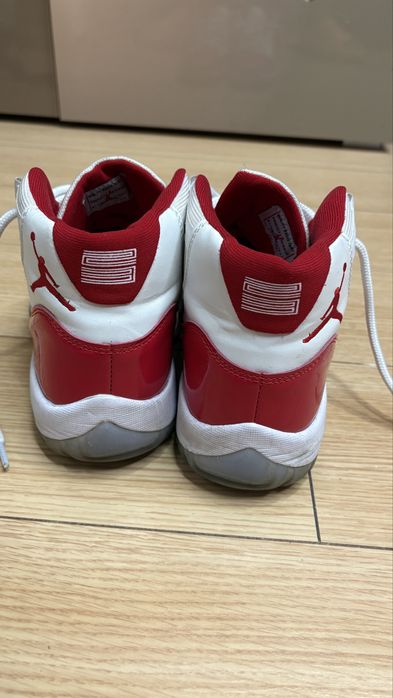 Jordan 11 cherry